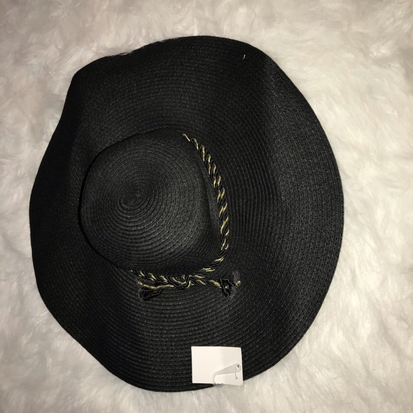 Forever 21 Accessories - Forever 21 Black Hat